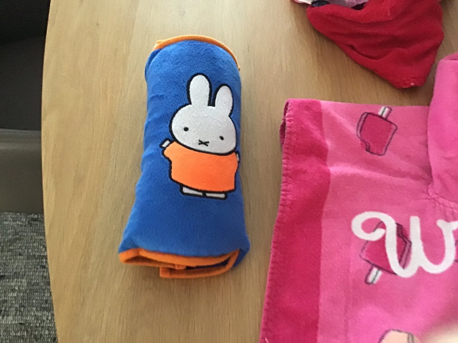 2 badponcho's en Nijntje kussentje, Ophalen of Verzenden, Gebruikt