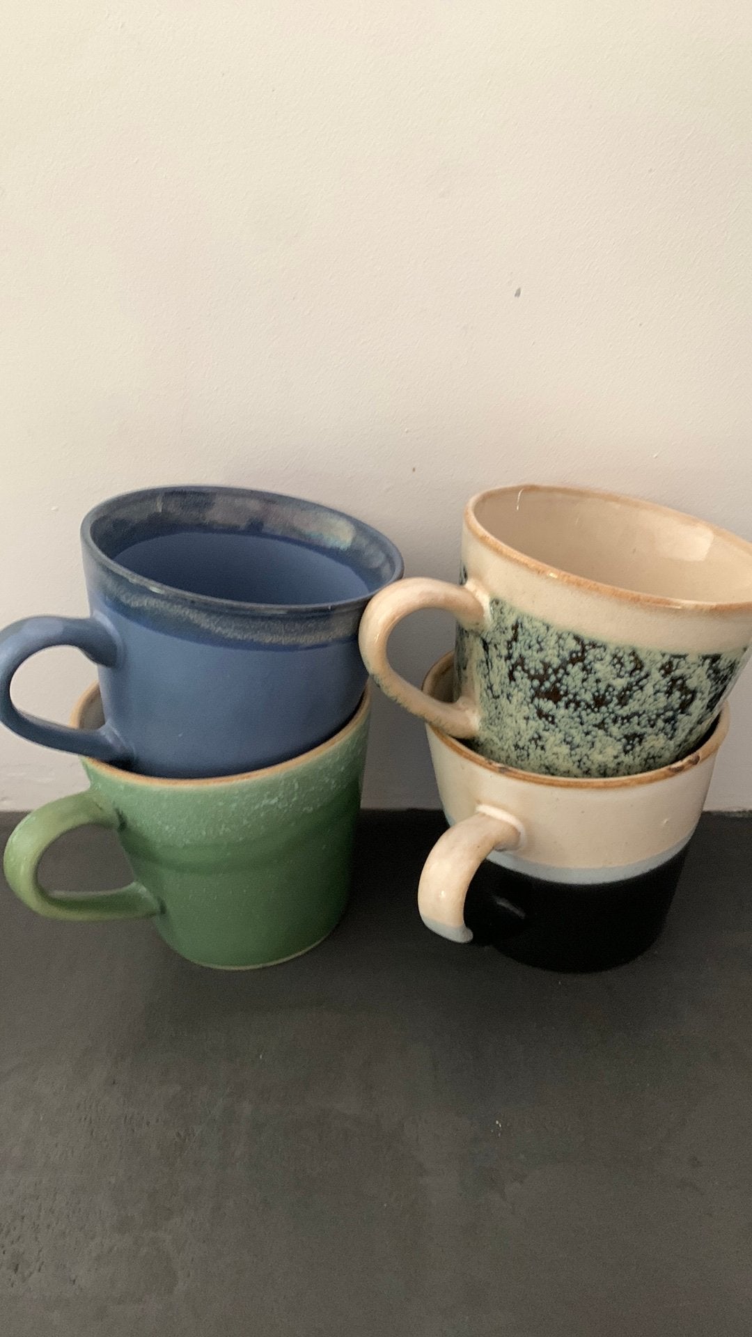 Vier cappuccino mokken hk living hkliving, Ophalen, Keramiek, Zo goed als nieuw, Overige stijlen