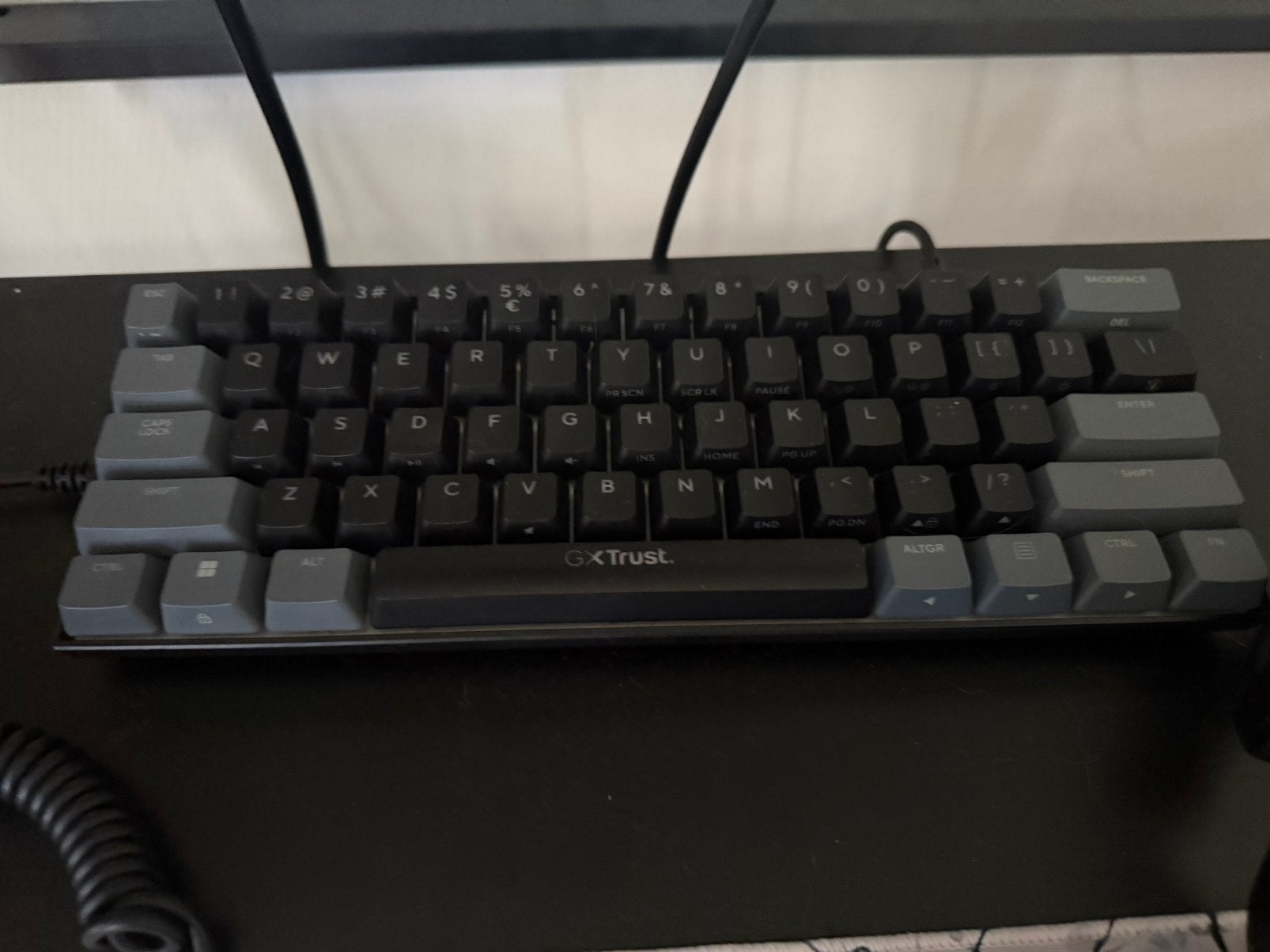 Gxtrust mechanisch keyboard en logitech muis, Ophalen of Verzenden, Zo goed als nieuw