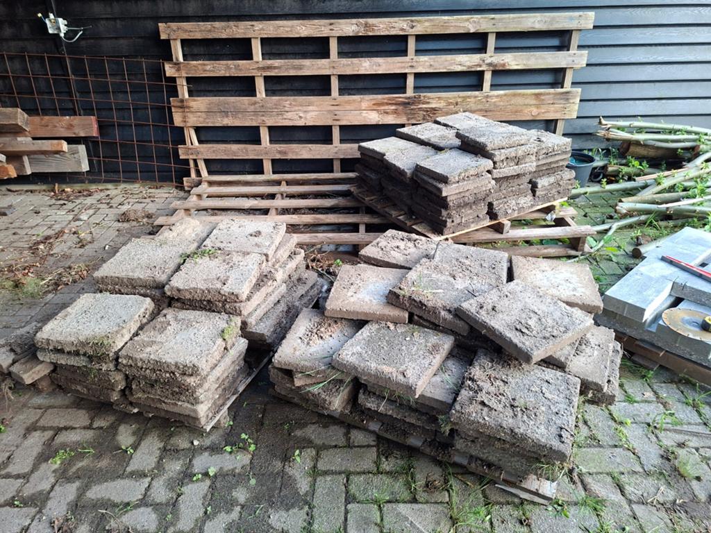 Gebruikte betontegels voor terras of pad, Tuin en Terras, Tegels en Klinkers, Ophalen, Gebruikt, 10 m² of meer, Beton