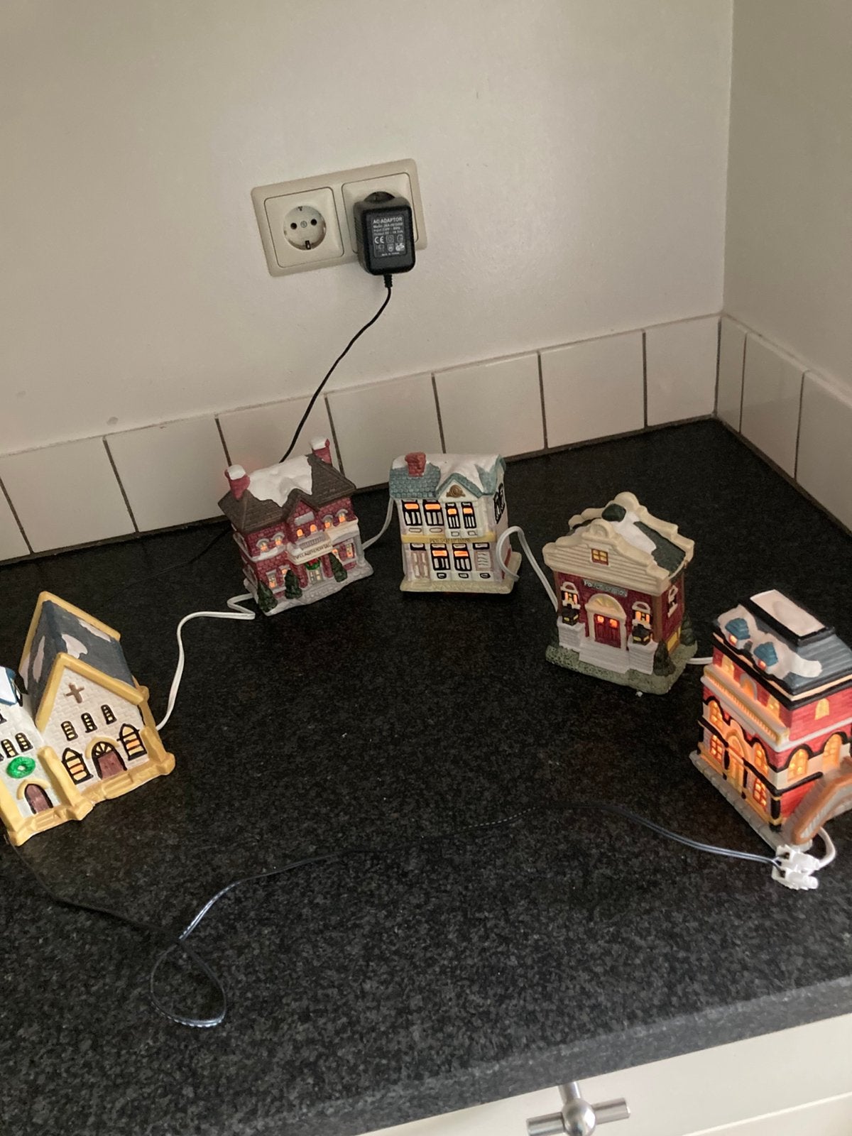 Vintage kersthuisjes met lampjes en toebehoren, Ophalen of Verzenden, Zo goed als nieuw