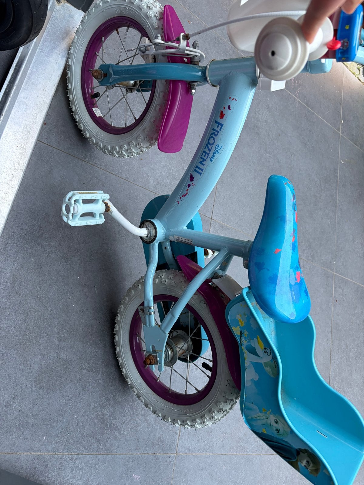 Kinderfiets en Step Frozen II & Loopfiets, Ophalen, Zijwieltjes, Gebruikt, Velgrem
