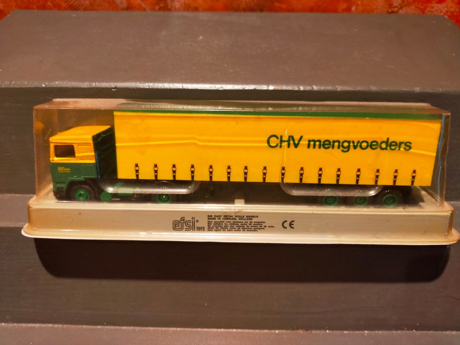 EFSI Volvo truck CHV mengvoeders, Hobby en Vrije tijd, Ophalen of Verzenden, Nieuw, Bus of Vrachtwagen, Efsi