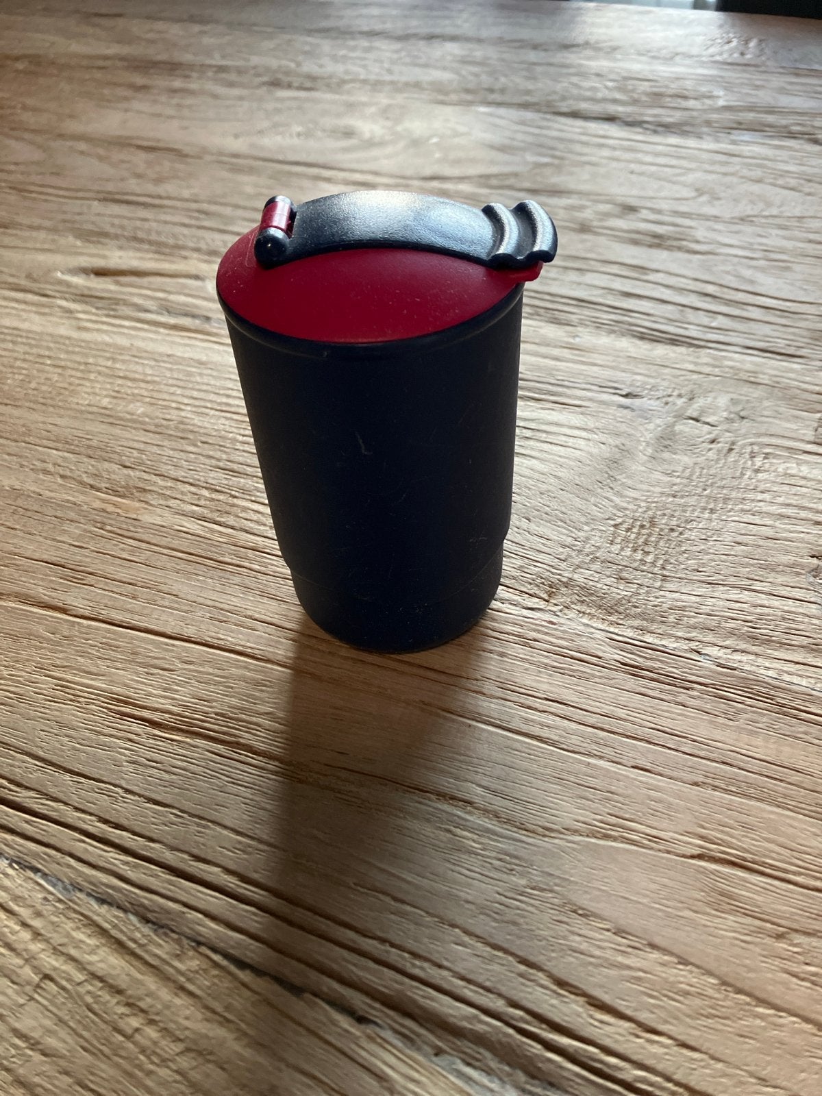 Tupperware drinkbeker -  paars met roze deksel, Ophalen of Verzenden, Gebruikt, Rood, Beker of Kan