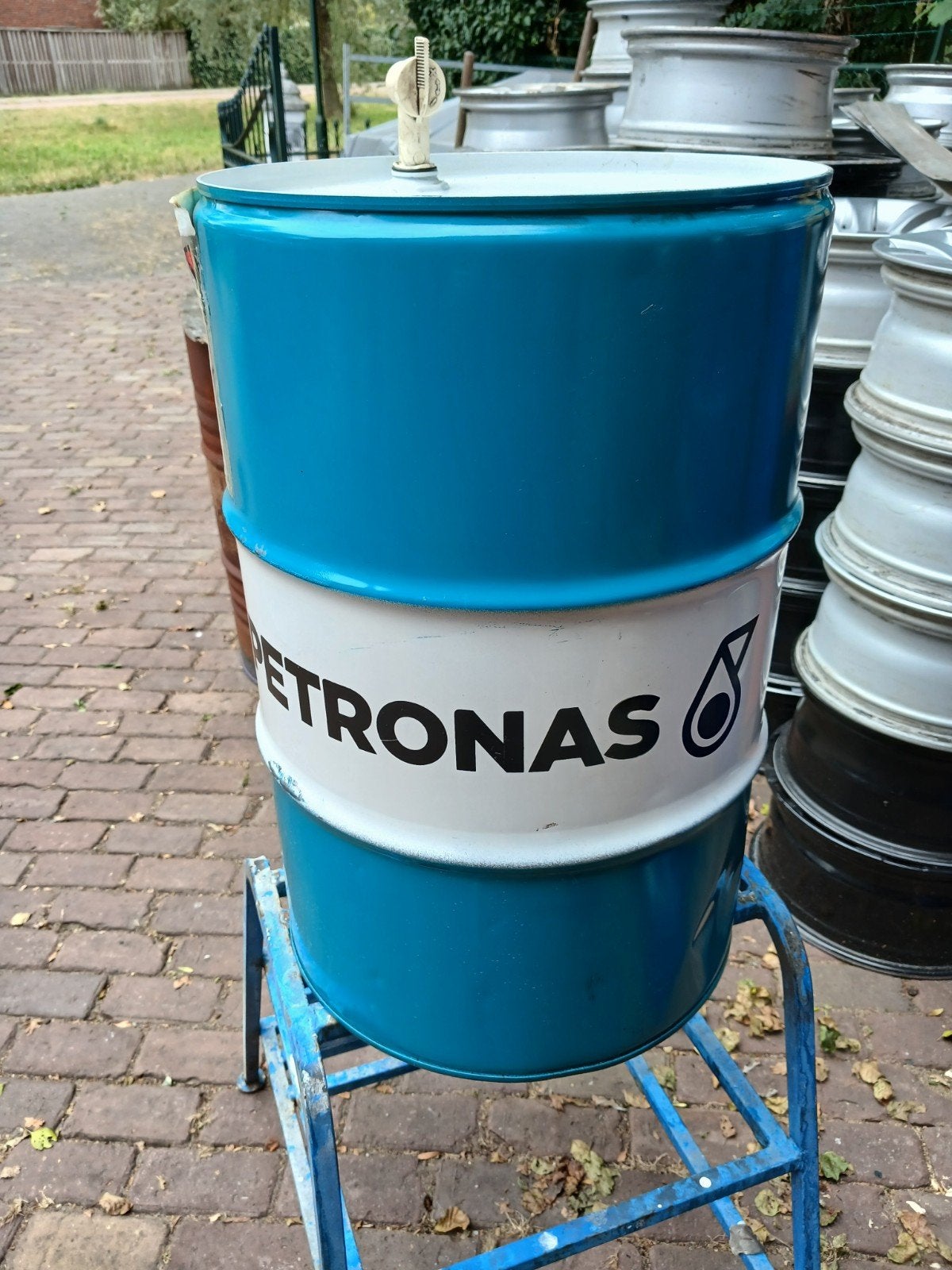 olie ton met kraantje, Ophalen, Gebruikt
