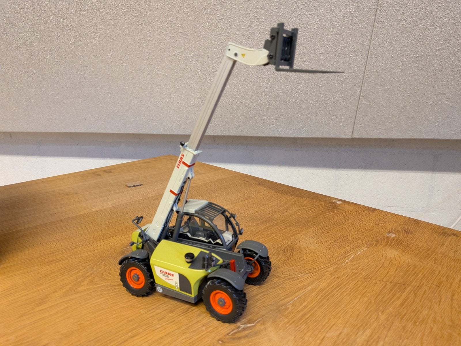 Claas Scorpion 7040 verreiker | 1:32 | UH, Ophalen of Verzenden, Zo goed als nieuw, Overige typen, Overige merken