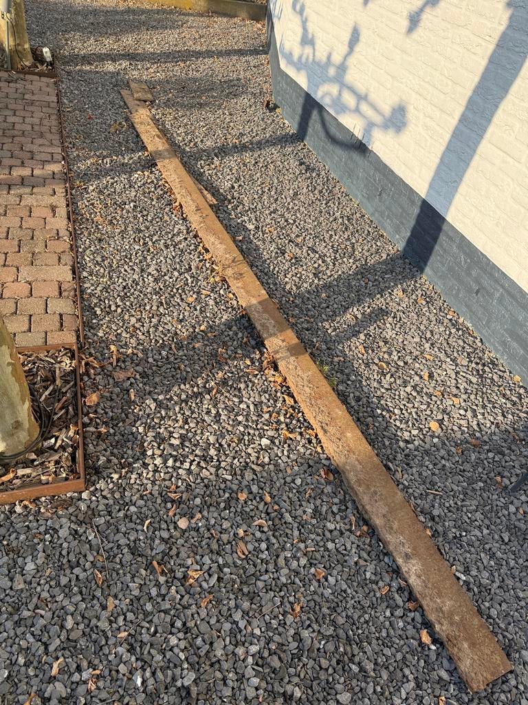Robuuste IJzeren Balk - 4 meter lang 2 stuks en 2 korte balk, Doe-het-zelf en Verbouw, Metalen, Ophalen of Verzenden, Gebruikt