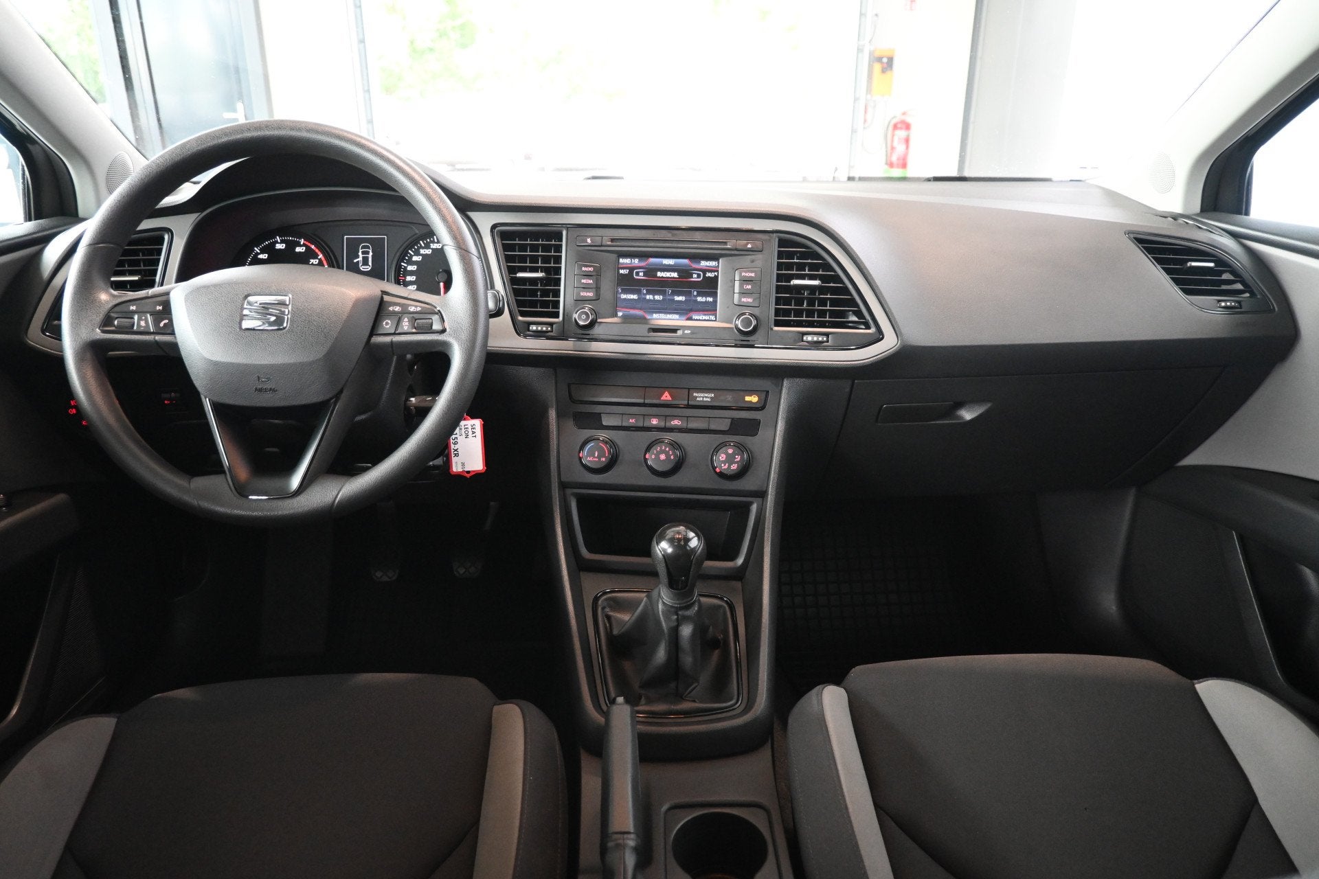 SEAT Leon 1.2 TSI Airco Lichtmetaal Rijklaarprijs Inruil Mog, Auto's, Voorwielaandrijving, Euro 5, Gebruikt, 4 cilinders