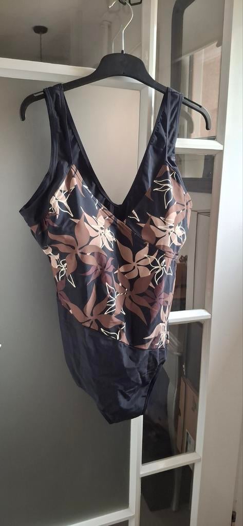 Chique badpak van Bonprix, Kleding | Dames, Badmode en Zwemkleding, Ophalen of Verzenden, Zo goed als nieuw, Zwart, Badpak