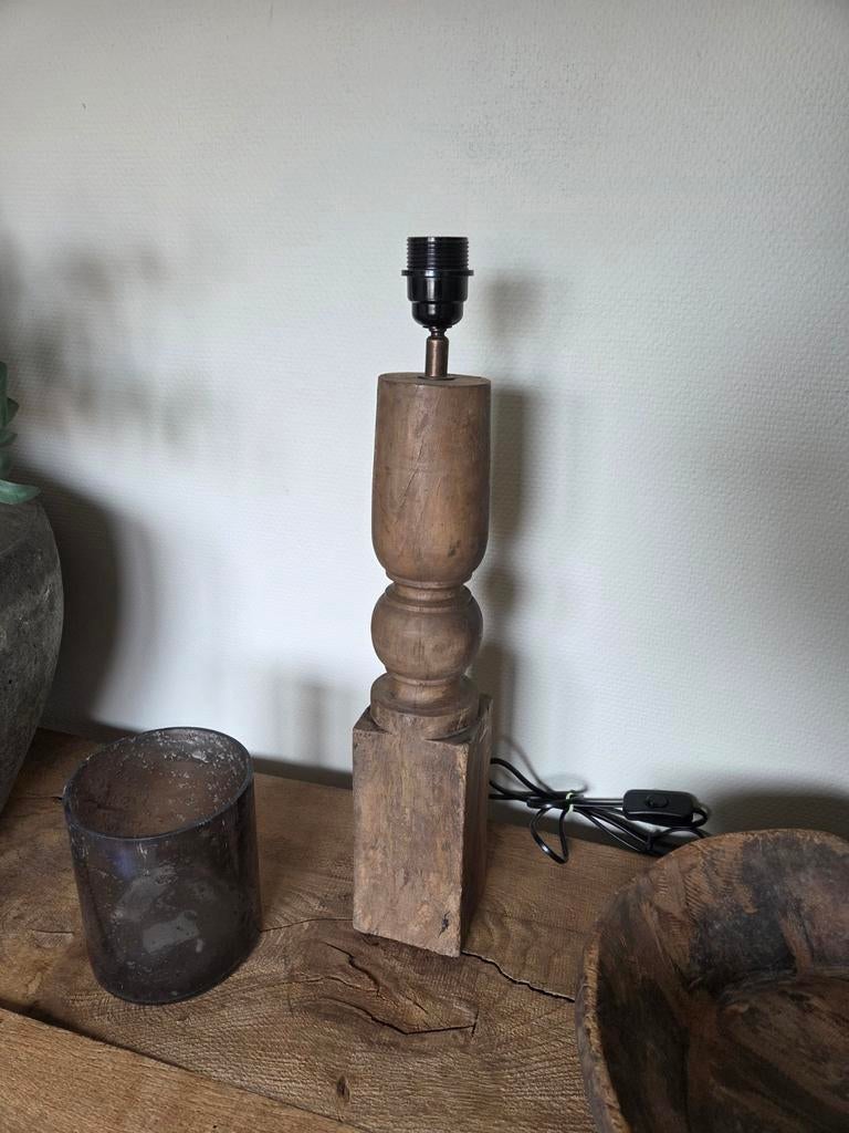 Tafellamp oud hout 2, Huis en Inrichting, Lampen | Tafellampen, Ophalen of Verzenden, Nieuw, Hout