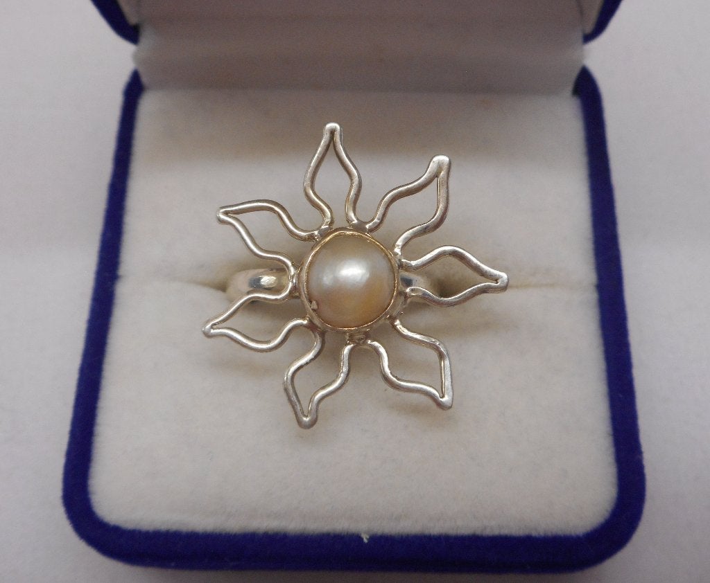 Zilveren ring bloem met parel maat 17 nr.1131, Verzenden, Zo goed als nieuw, 17 tot 18, Dame