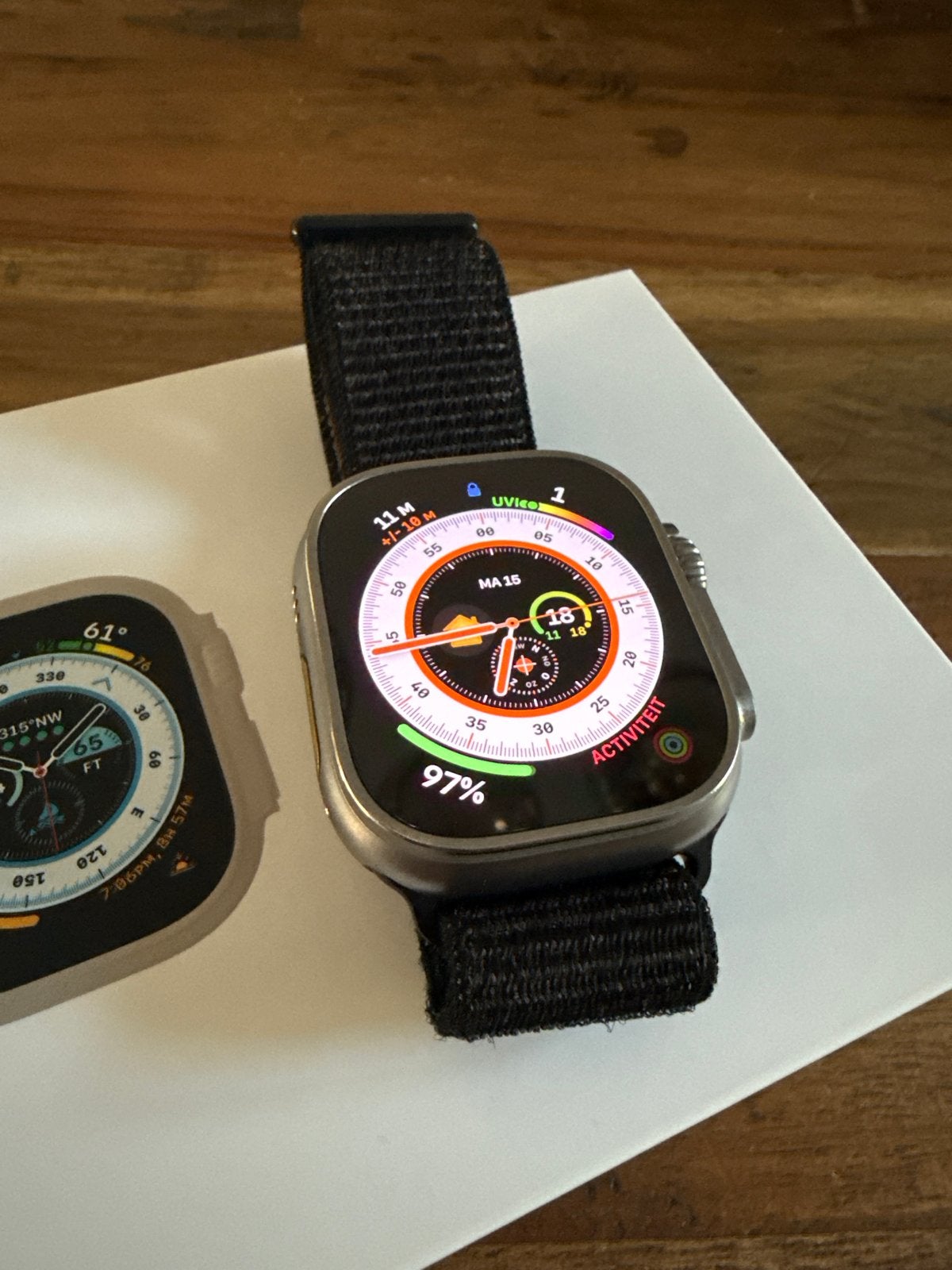 Apple Watch Ultra (1) - Robuust en boordevol functies, Sieraden, Tassen en Uiterlijk, Smartwatches, Afstand, Zwart, IOS, Ophalen of Verzenden