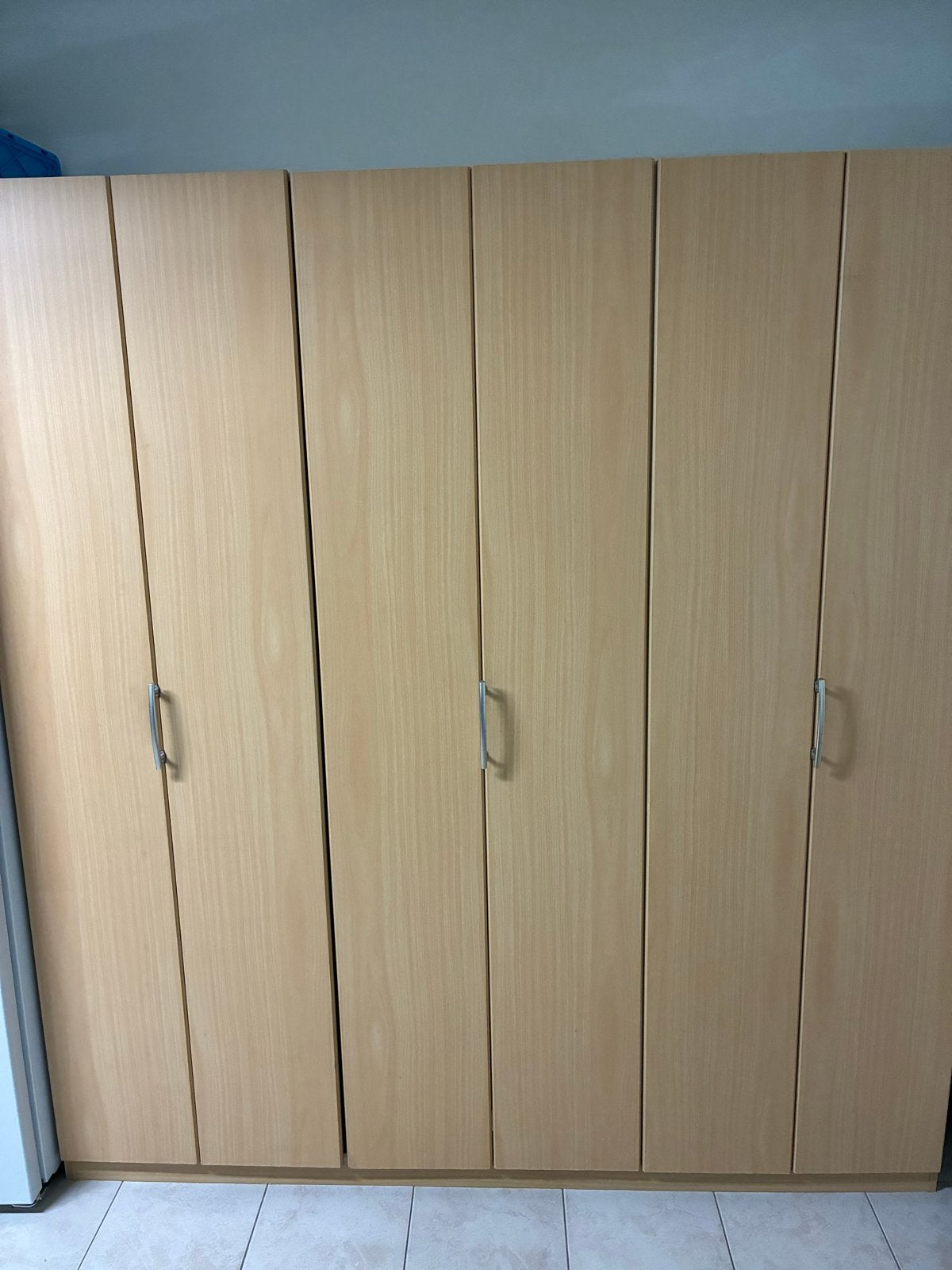 Ruime kledingkast met planken - 1.80 x 1.95 x 0.60 m, Huis en Inrichting, Ophalen, Gebruikt, 50 tot 100 cm, 150 tot 200 cm