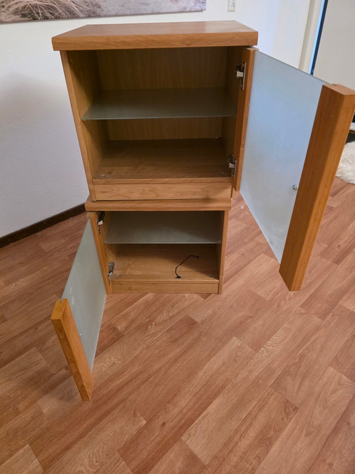 Houten kastje met glazen deurtjes (b50xd40xh47), Ophalen of Verzenden, Zo goed als nieuw