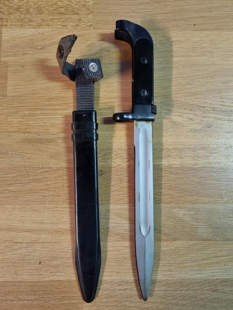 Oost-Duitse AK47 bajonet, Ophalen of Verzenden, Landmacht, Duitsland, Mes of Dolk