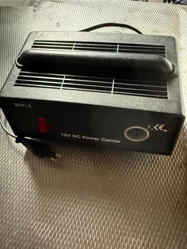 Compacte 220V AC naar 12V DC Omvormer voor Auto/Boot/Camper, Ophalen of Verzenden, Zo goed als nieuw