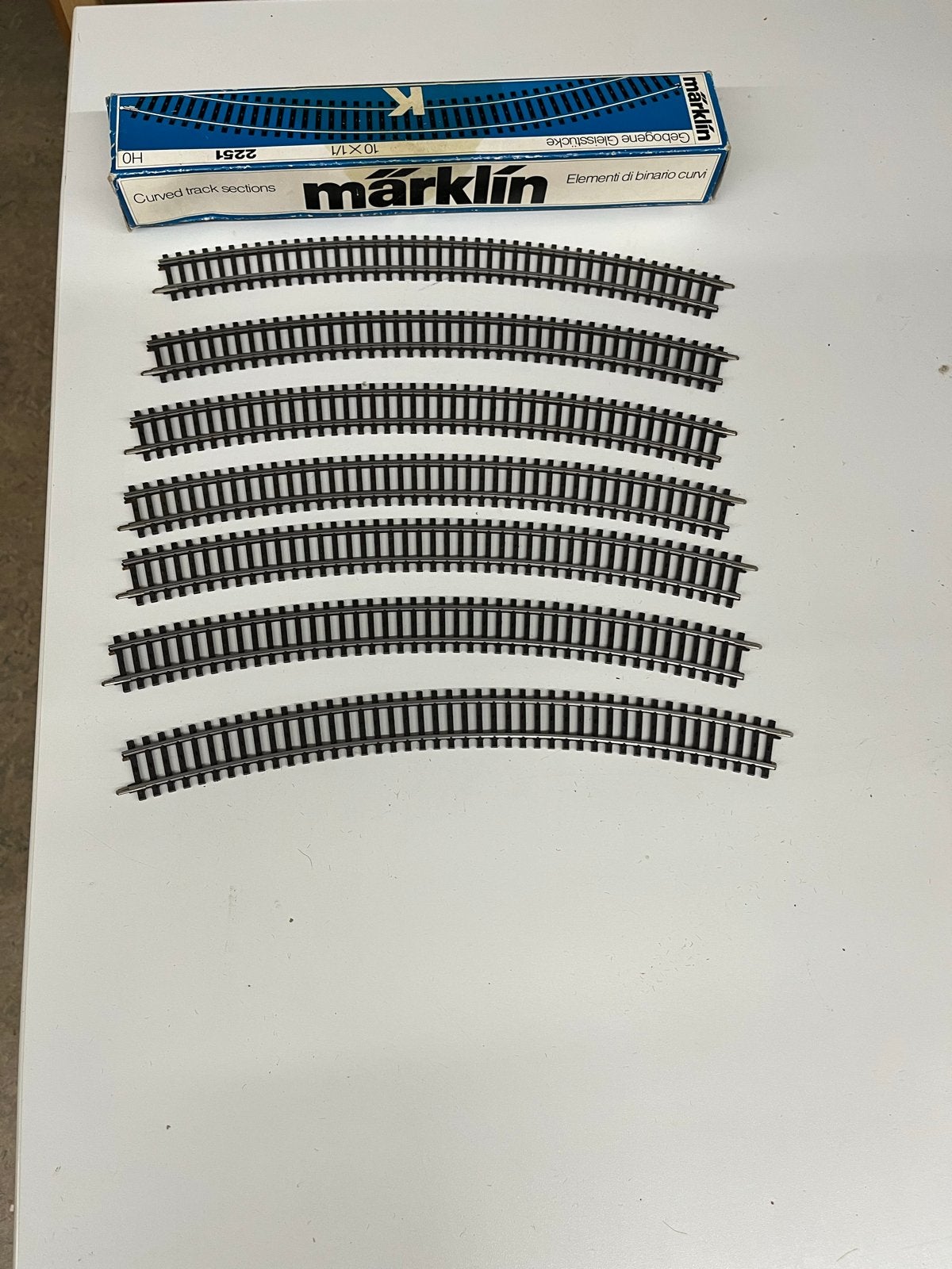 Märklin H0 Gebogen Rails K-serie 2251 (10 stuks), Wisselstroom, Gebruikt, Verzenden, Rails
