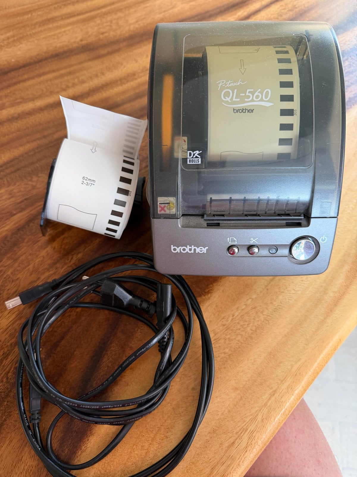 Brother QL-560 labelprinter met kabels en extra labelrol, Computers en Software, Labelprinters, Ophalen of Verzenden, Gebruikt