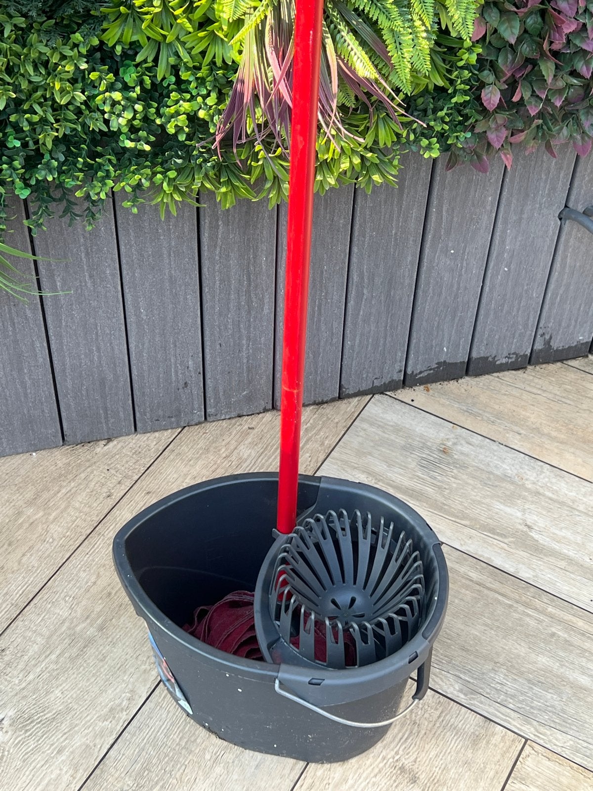 Gratis Dweilemmer met mop - Compleet schoonmaakset, Ophalen of Verzenden, Dweilemmer, -bak, of -wagen