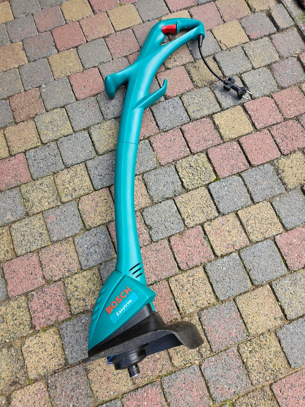 Bosch Easytrim Graskantmaaier - Elektrisch, Gebruikt, Ophalen of Verzenden, 10 tot 30 cm, Bosch