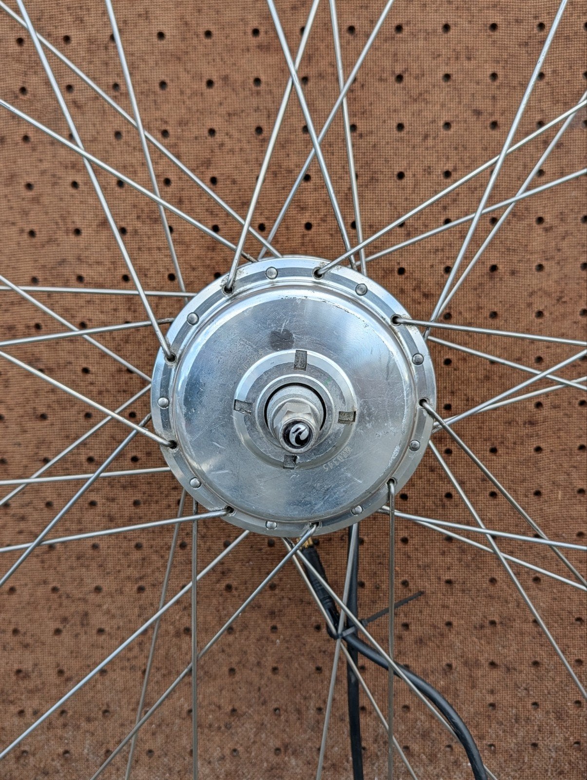 Voorwielmotor Batavus/Sparta e-bike, 9-pins, goede staat, Fietsen en Brommers, Sparta, Ophalen of Verzenden, Zo goed als nieuw