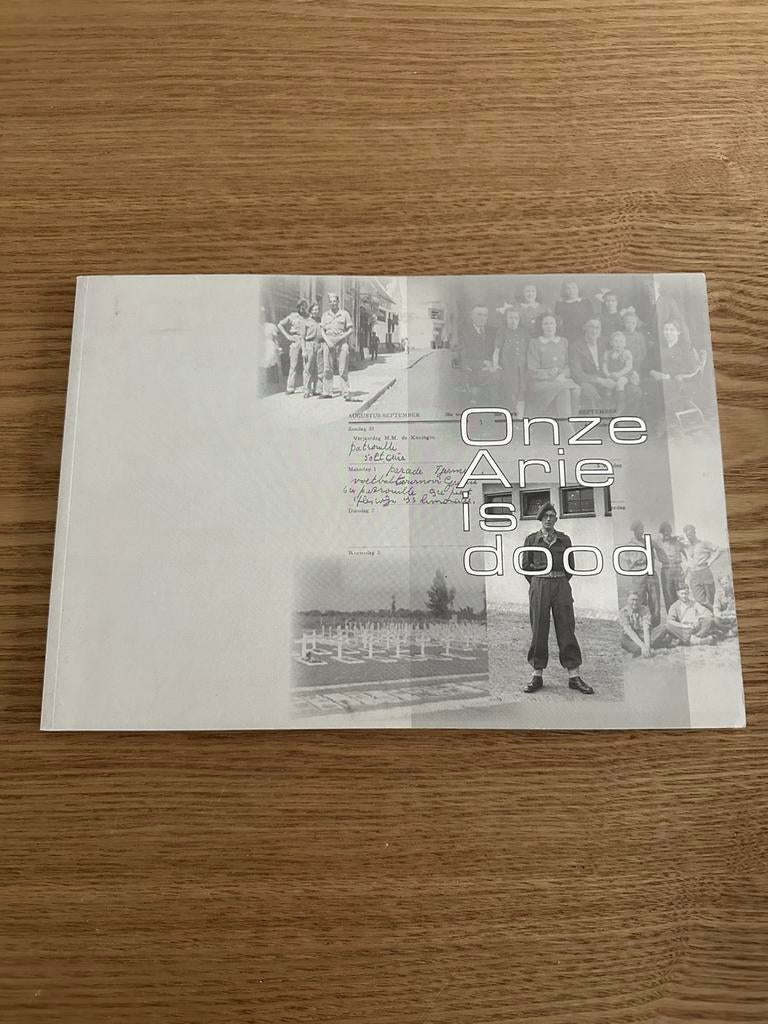 Onze Arie is dood., Boeken, Ophalen of Verzenden, Gelezen