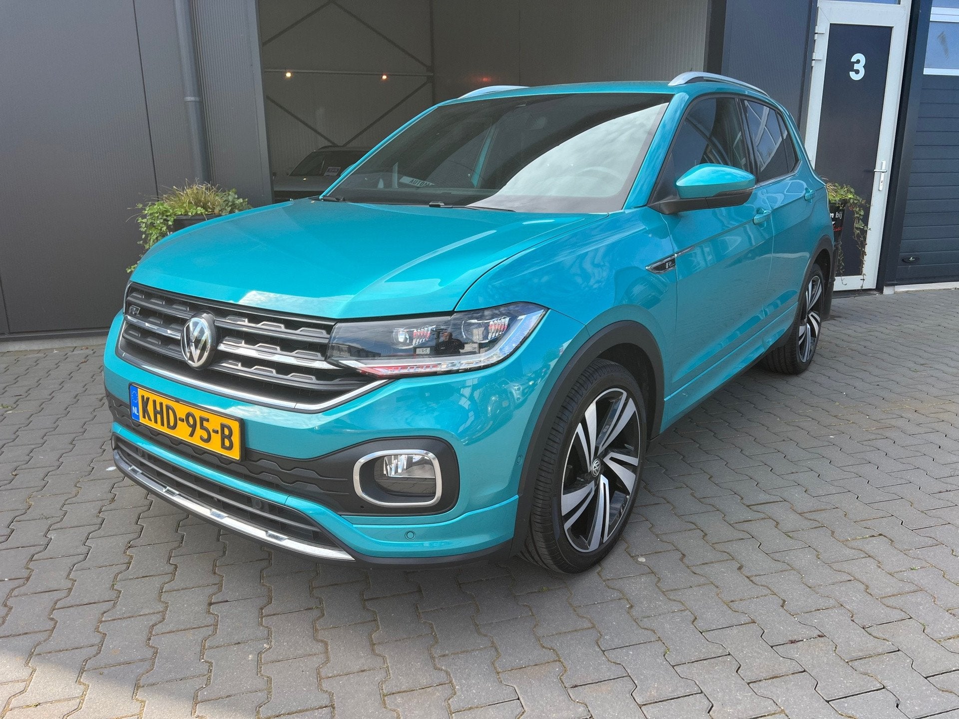 Volkswagen T-CROSS 1.0 TSI R LINE AUTOMAAT !, Dealer onderhouden, Gebruikt, Euro 6, 116 pk