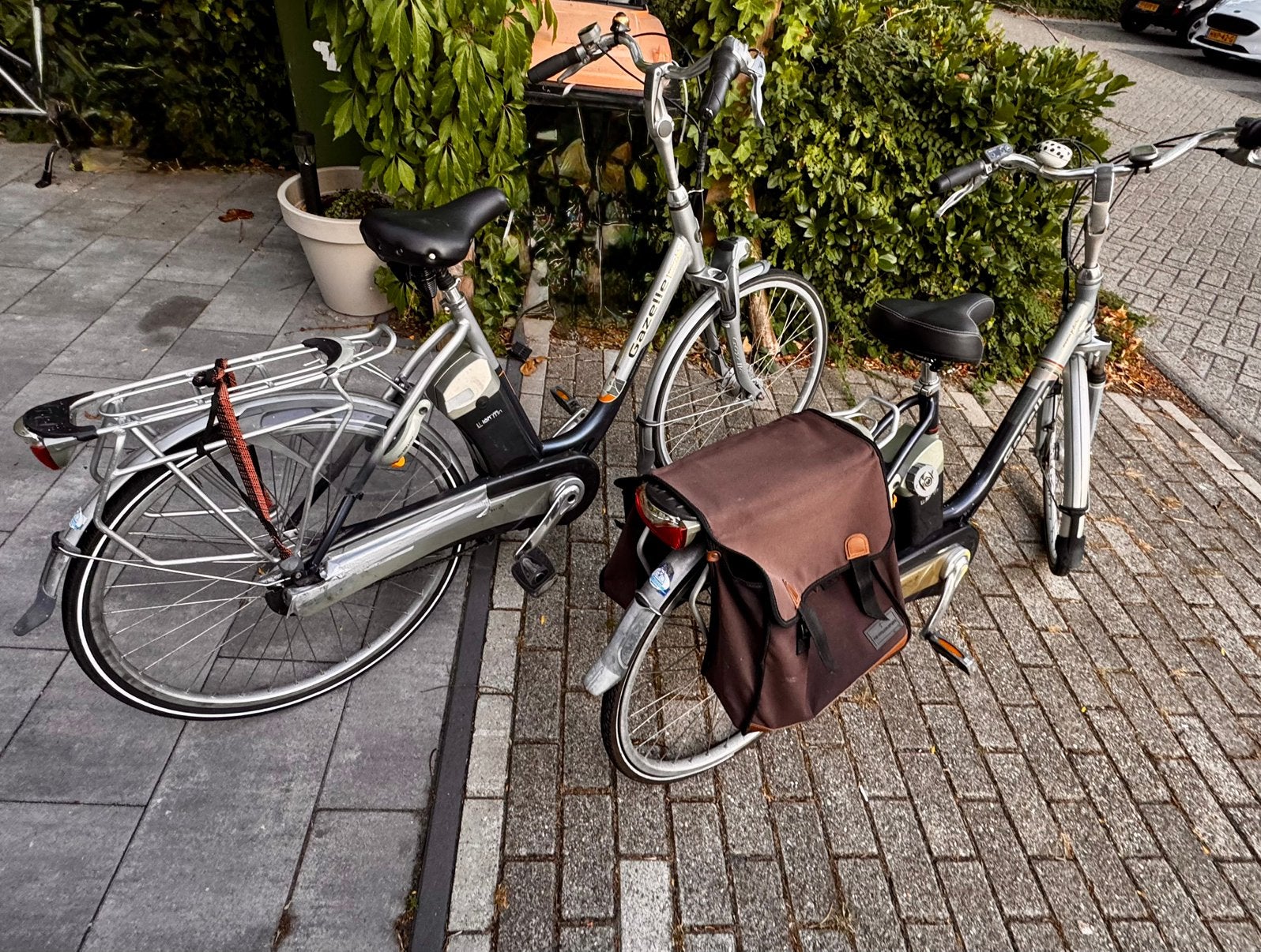 2 Gazelle elektrische fietsen Extra accu+laders Middenmotor, Ophalen, Gebruikt, 51 tot 55 cm, Gazelle
