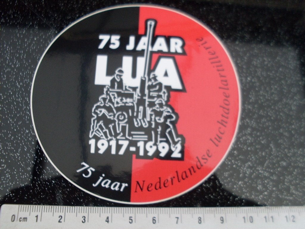 sticker LUA 75 jaar nederlandse luchtdoelartillerie 1992, Verzamelen, Verzenden, Zo goed als nieuw, Bedrijf of Vereniging