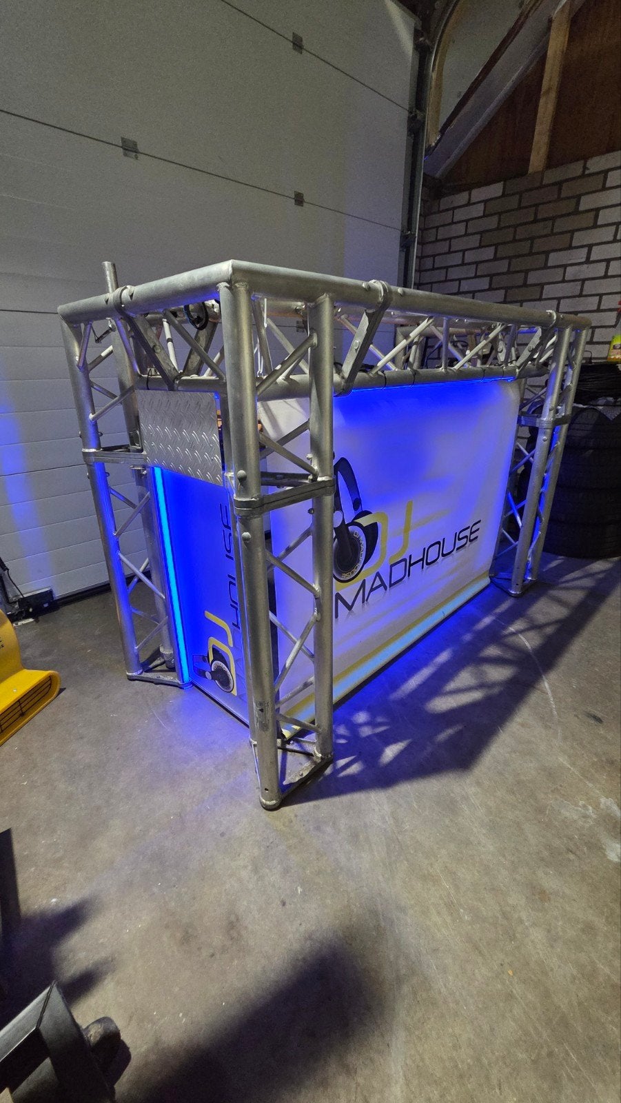Dj Booth, Ophalen, Gebruikt