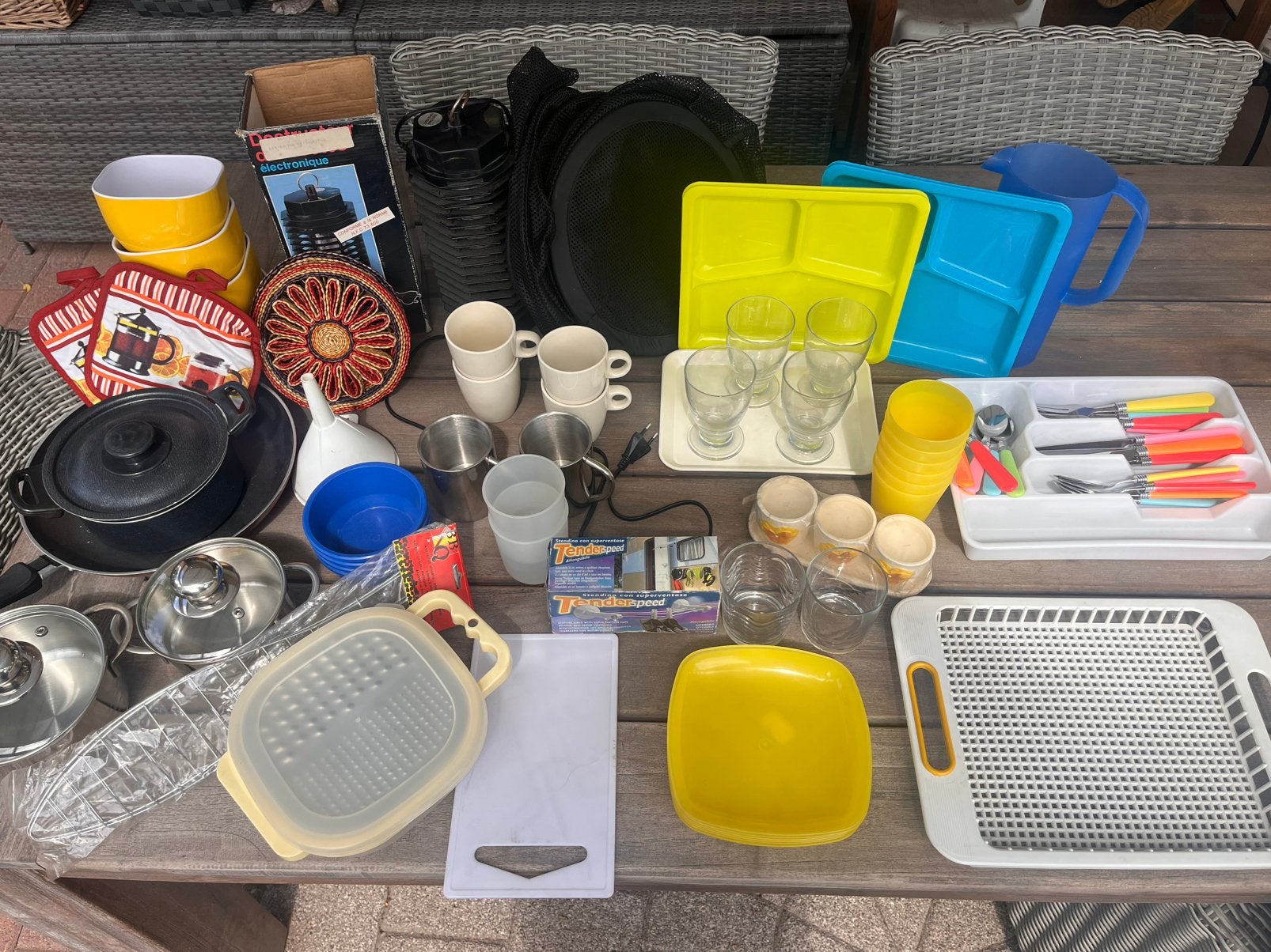 Kampeer-/Keukenspullen Pakket – Bekers, Borden & Meer!, Ophalen of Verzenden, Zo goed als nieuw