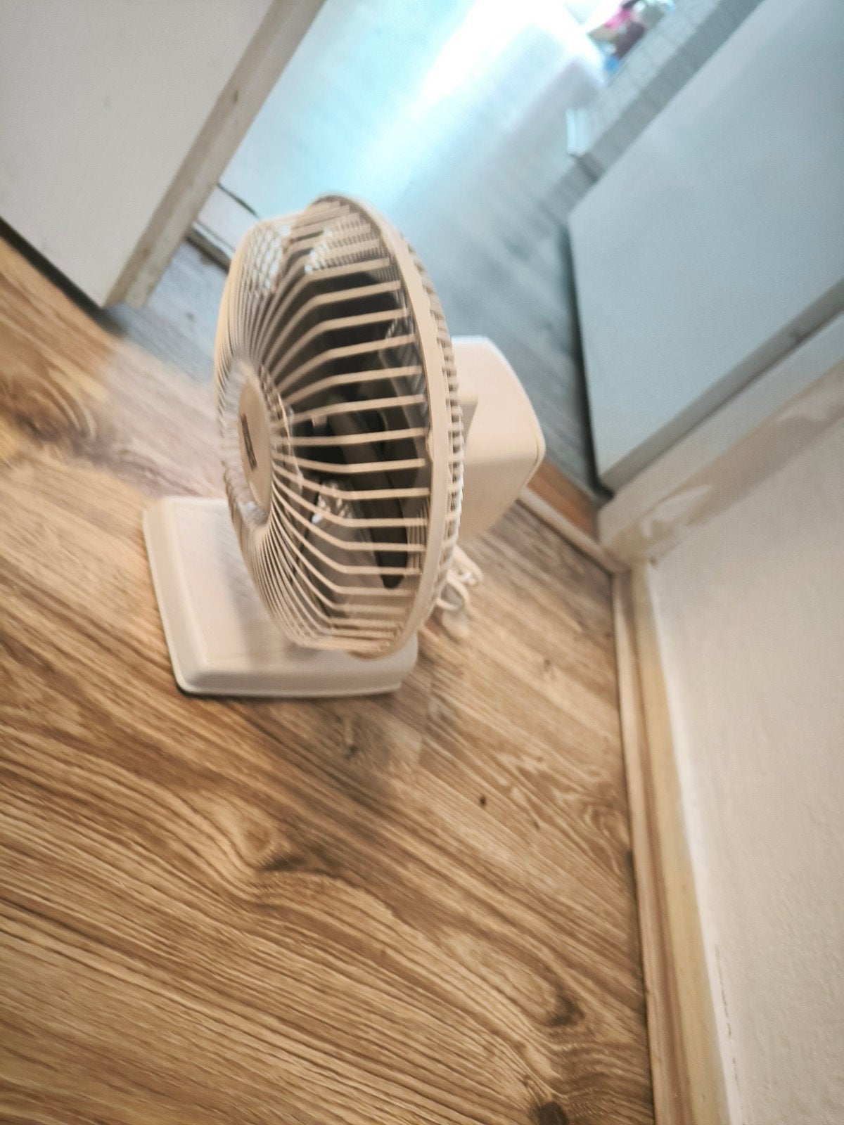 Compacte SMC Tafelventilator - Wit, Witgoed en Apparatuur, Ophalen of Verzenden, Gebruikt, Tafelventilator