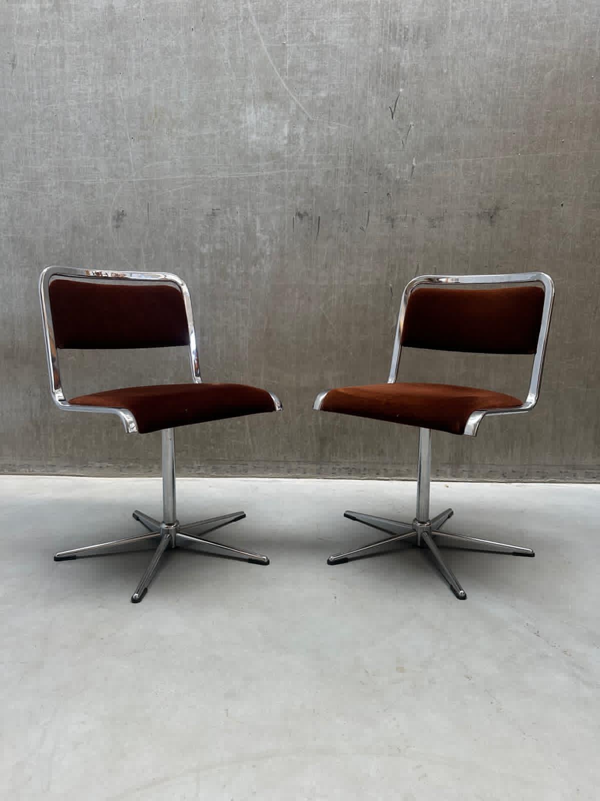 2 Draaibare space age stoelen EKA, chroom/bruin, Huis en Inrichting, Stoelen, Ophalen, Gebruikt, Twee, Bruin