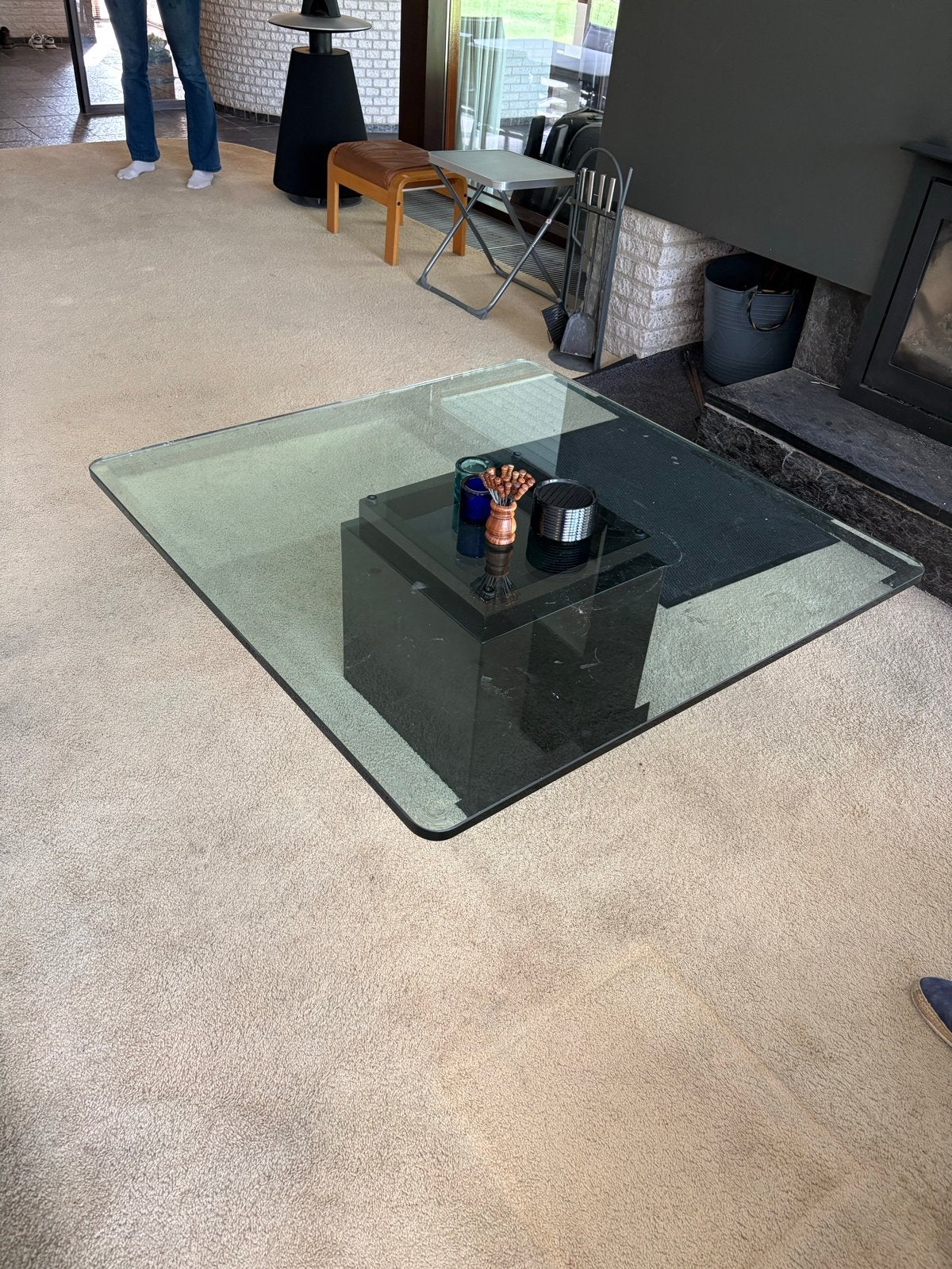 Glazen salontafel met zwarte sokkel, Ophalen, Gebruikt, Vierkant, Glas