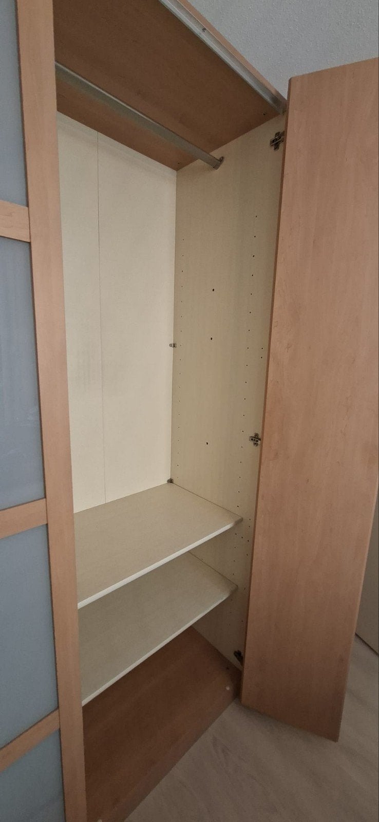 Gratis op te halen kledingkast, Ophalen, Met deur(en), Gebruikt, Modern, functioneel