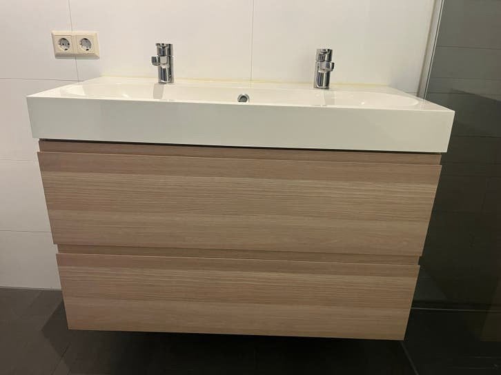 Ikea Badkamermeubel met dubbele wastafel en lades, Huis en Inrichting, Ophalen, 100 tot 150 cm, Zo goed als nieuw, Minder dan 100 cm