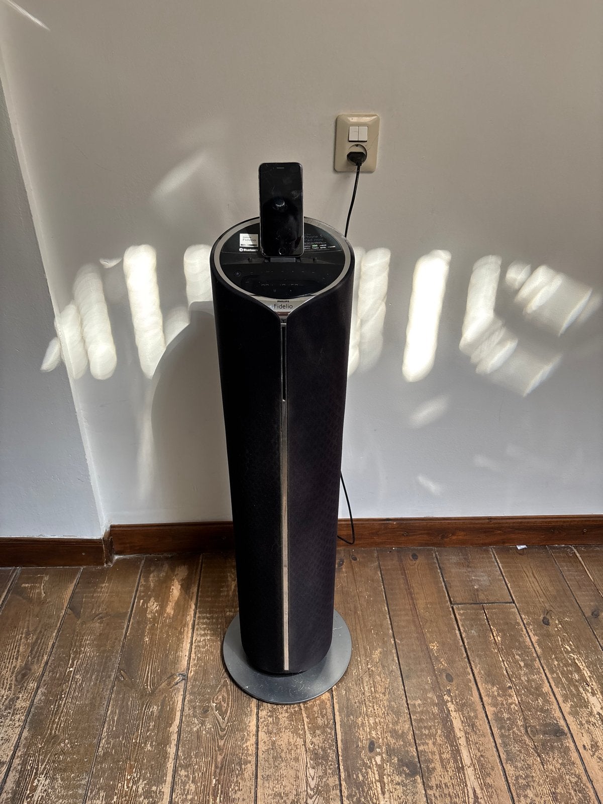 Geluidstoren met iPhone docking station, Gebruikt, MP3-aansluiting, Speakers, Ophalen