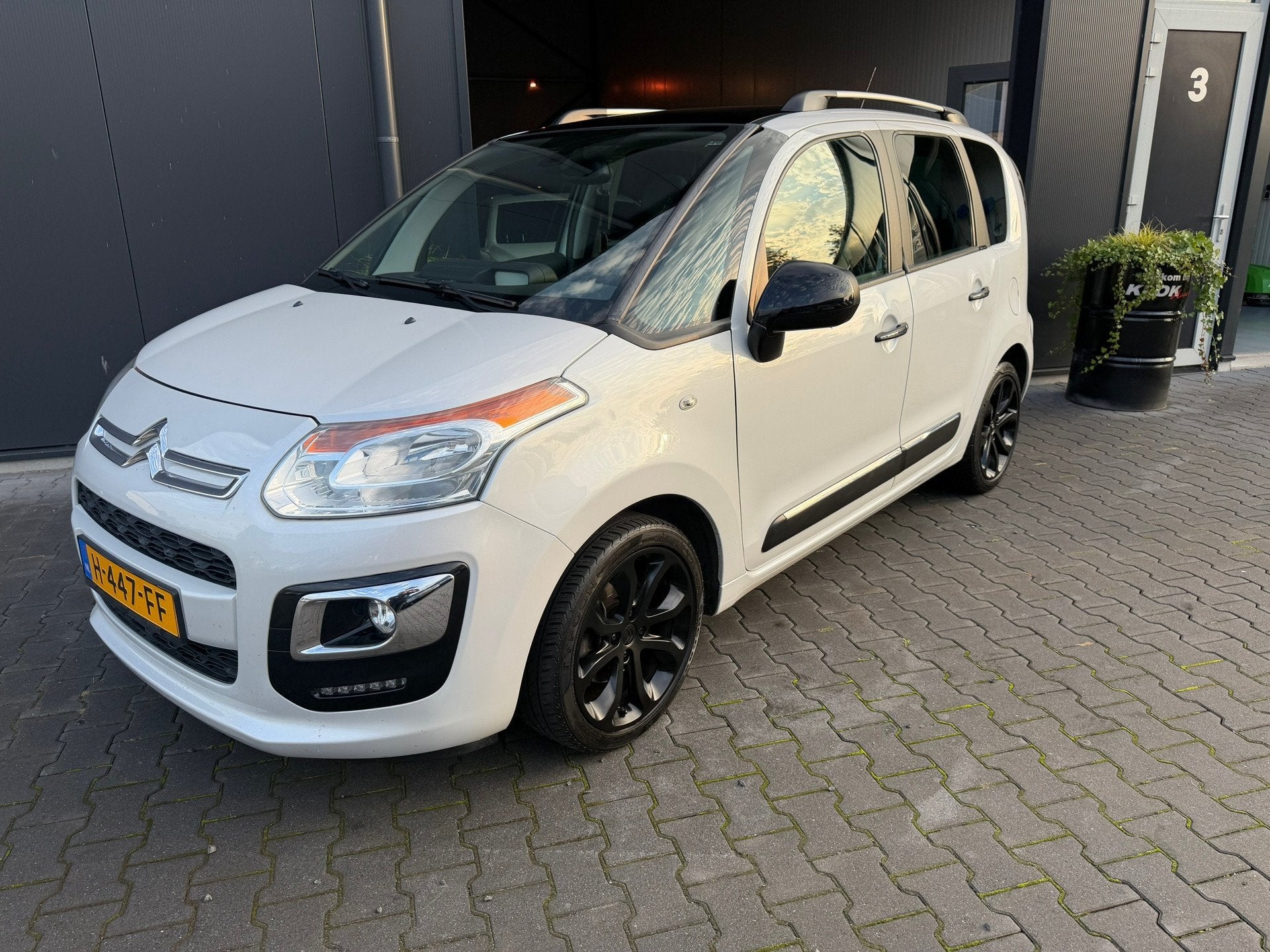 Citroen C3 Picasso 1.2 PureTech Exclusive 103.000 KM !, Voorwielaandrijving, Stof, Gebruikt, 1199 cc
