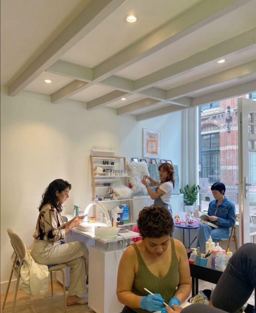 Stoelverhuur Manicure / Pedicure / Kapper - Amsterdam, 50 m² of meer, Amsterdam
