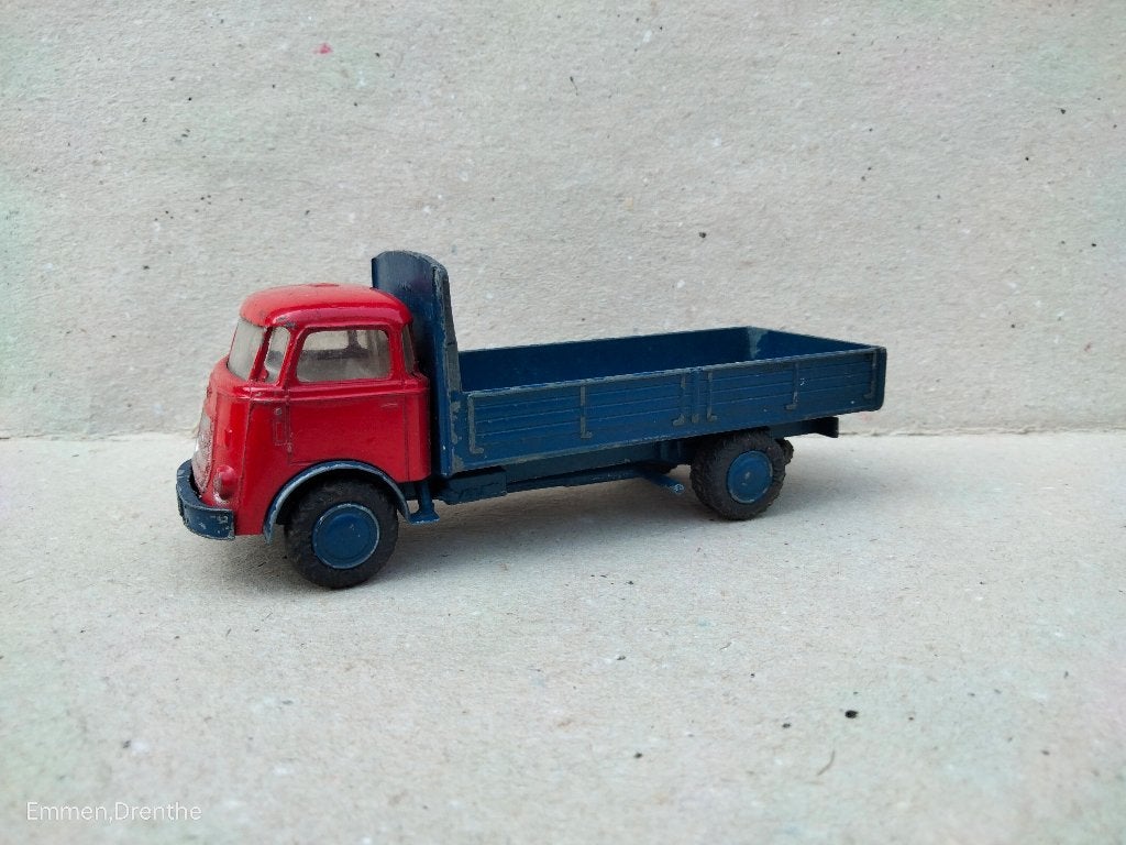 lion car  DAF vrachtwagen model - Rood/Blauw sikkens, Hobby en Vrije tijd, Ophalen of Verzenden, Gebruikt, Bus of Vrachtwagen