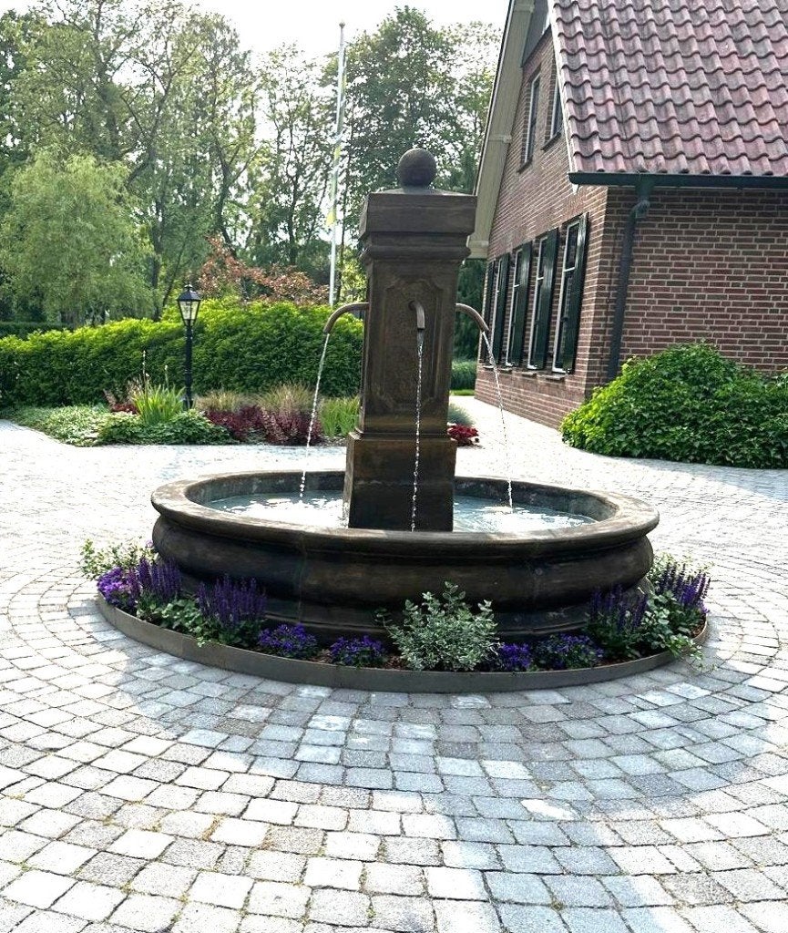Oudroest look Franse dorpsfontein, Ophalen, Nieuw, Beton, Fontein