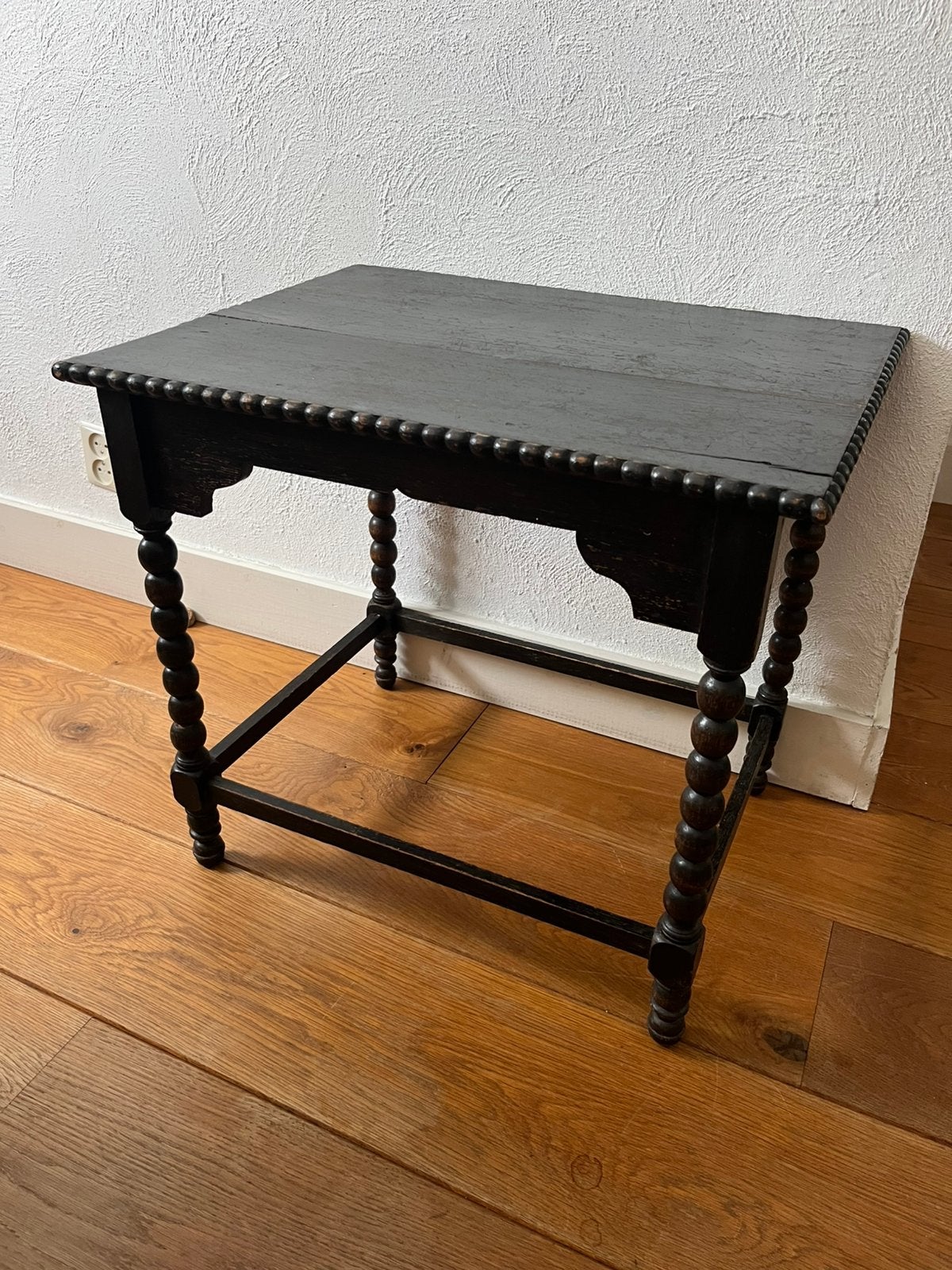Antiek bijzettafeltje zwart gelakt bobbin poten hout, Ophalen