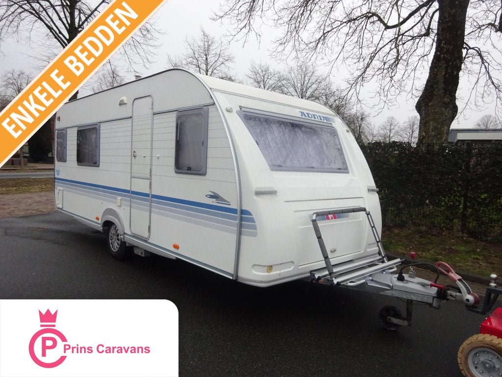 Adria Adora 542 Enkele Bedden + Mover, Caravans en Kamperen, Caravans, Rondzit, Bedrijf, Schokbreker, Adria