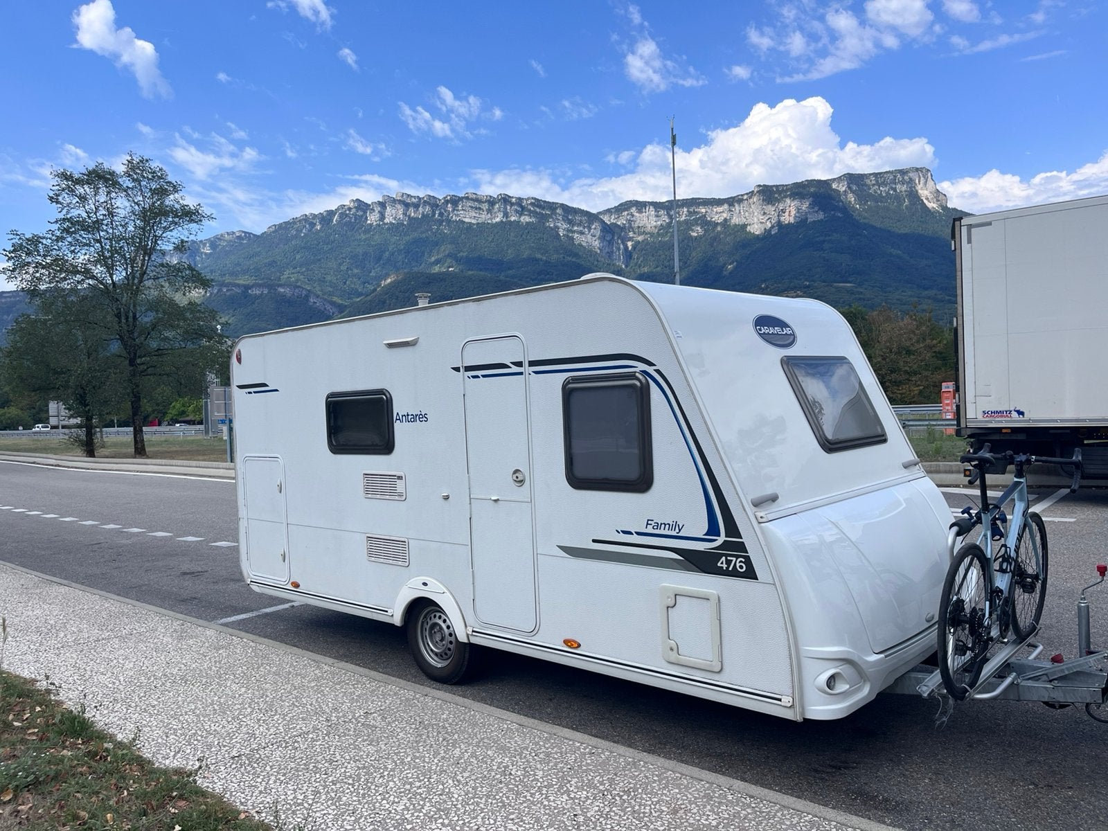 Caravelair Antaris Family 476 lichtgewicht, 2017 stapelbed, Treinzit, Particulier, Caravelair, Gascomfoor