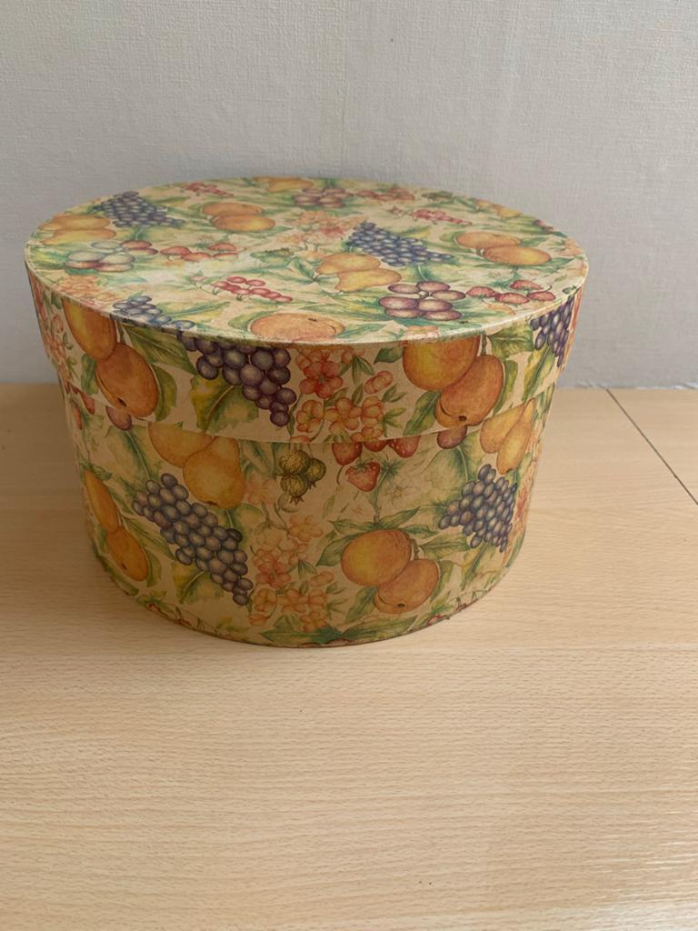 Decoratieve Ronde hoedendoos met Fruitprint, Meerkleurig, Ophalen of Verzenden, Papier/karton, Landelijk