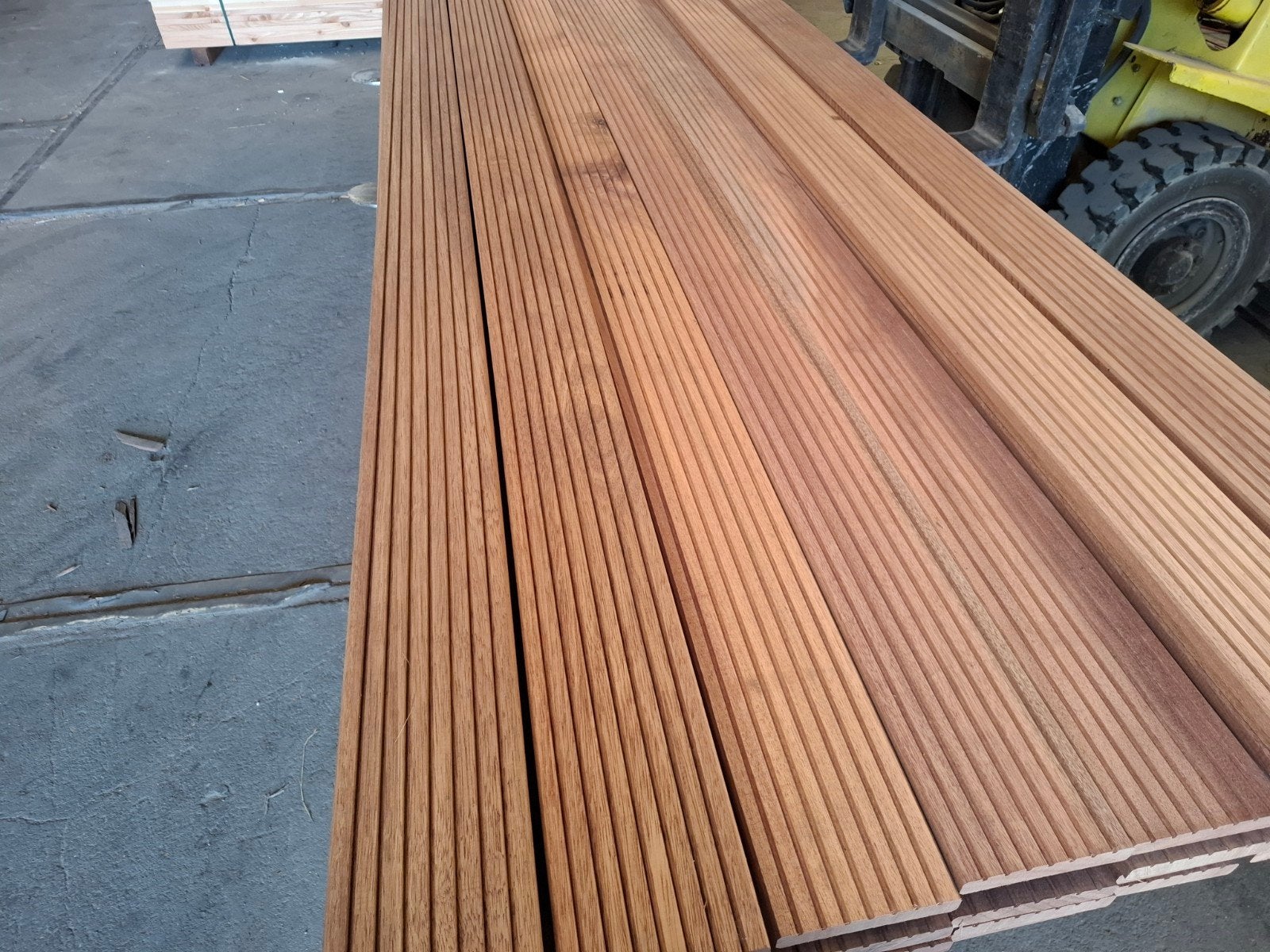 Partij 36 st hardhout vlonderplanken 370 cm bezorgen mogelij, Tuin en Terras, Terrasdelen en Vlonders, Ophalen, Nieuw, A, Hout