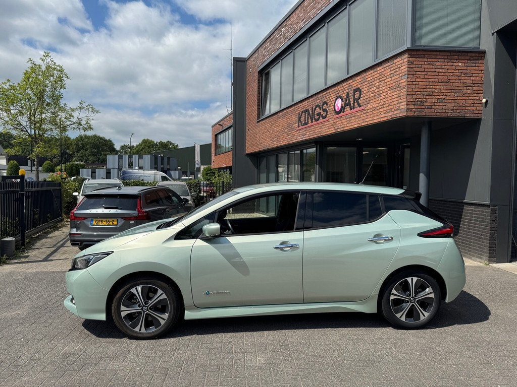 Nissan LEAF N-Connecta 40 kWh 360 CAMERA STOELVERW ACC DEALE, Auto's, Nissan, Gebruikt, 150 pk, Origineel Nederlands, 378 km