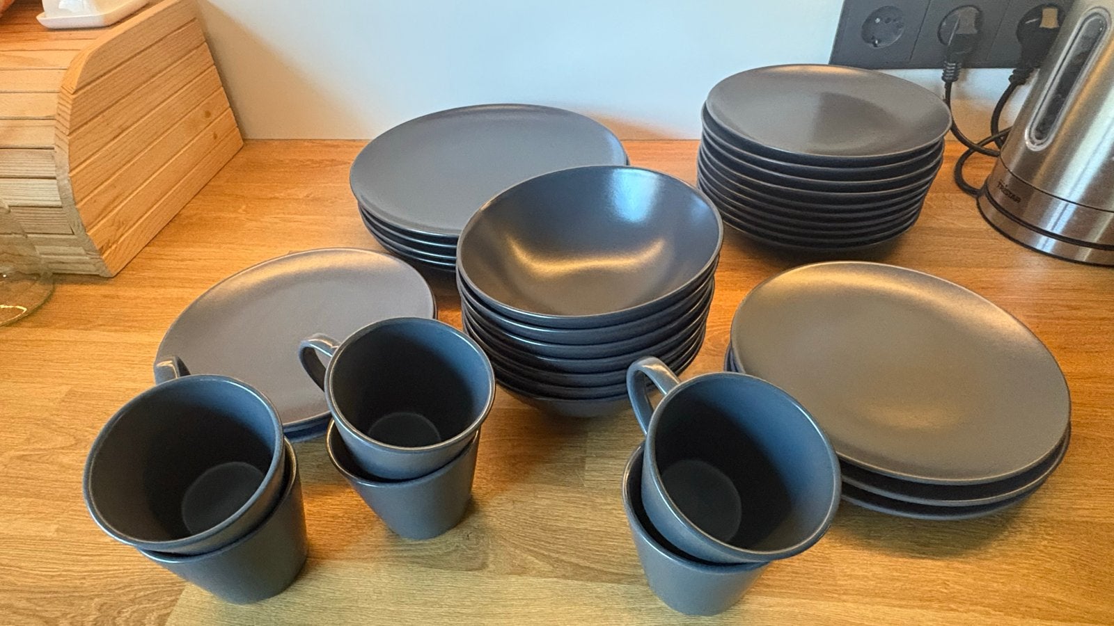 IKEA Servies - Borden, kommen en mokken (42-delig), Huis en Inrichting, Ophalen, Gebruikt, Keramiek, IKEA