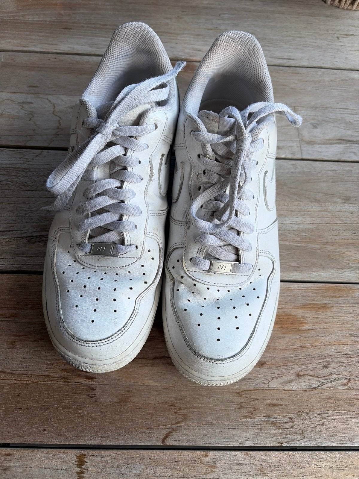 Nike Air Force 1 sneakers - Gebruikt, maar prima voor een vo, Kleding | Heren, Schoenen, Ophalen of Verzenden, Gedragen, Wit, Sneakers of Gympen