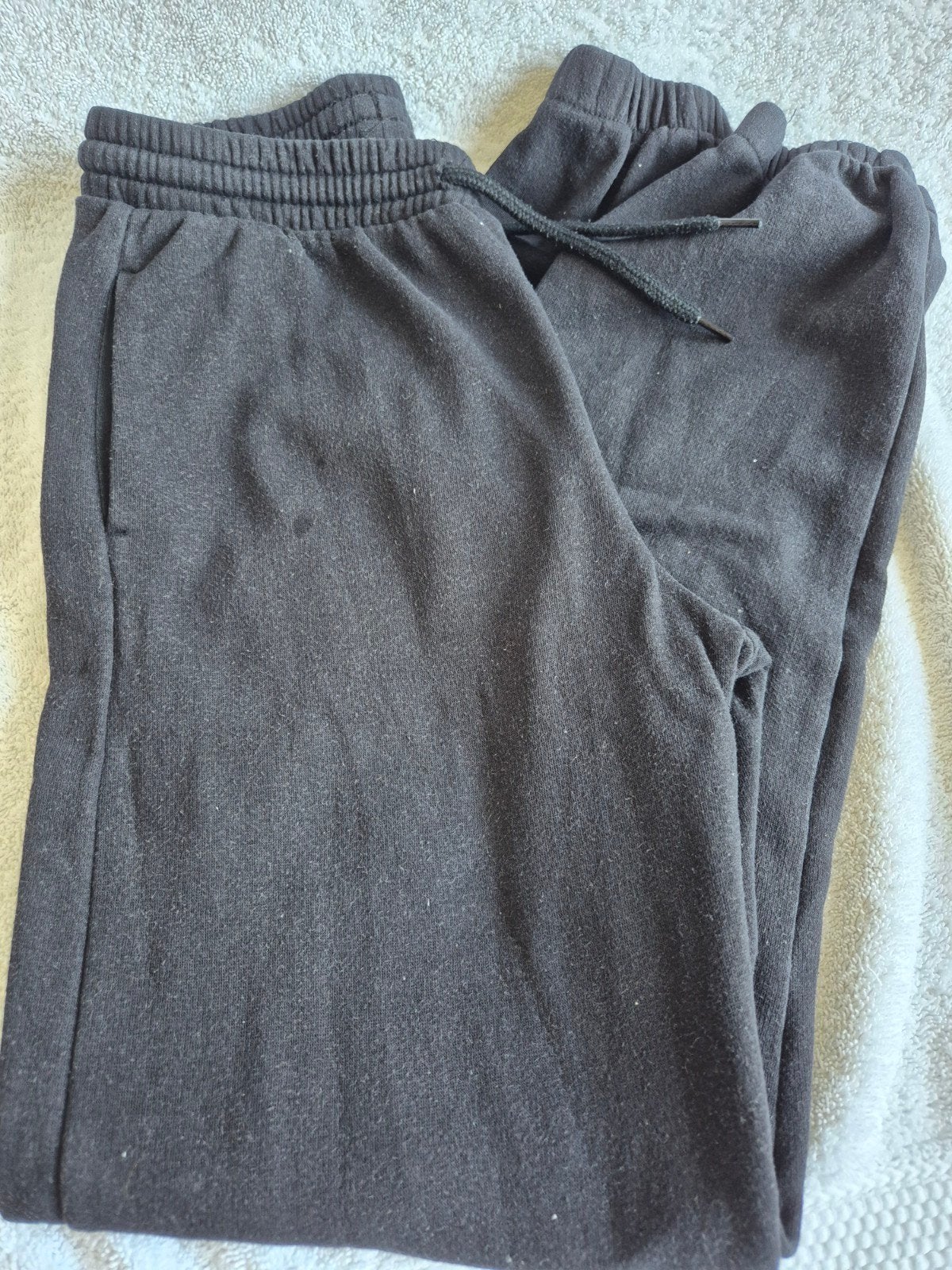 H&M Zwarte Joggingbroek Maat 152 (11-12 jaar), Kinderen en Baby's, Kinderkleding | Maat 152, Broek, Gebruikt, Jongen of Meisje